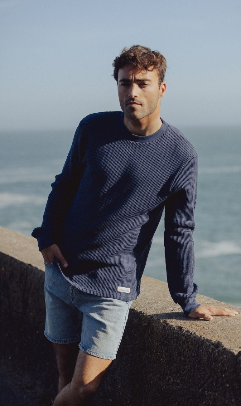 DARK NAVY