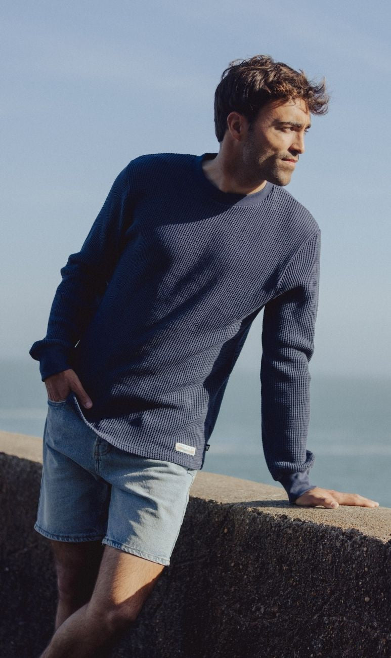 DARK NAVY