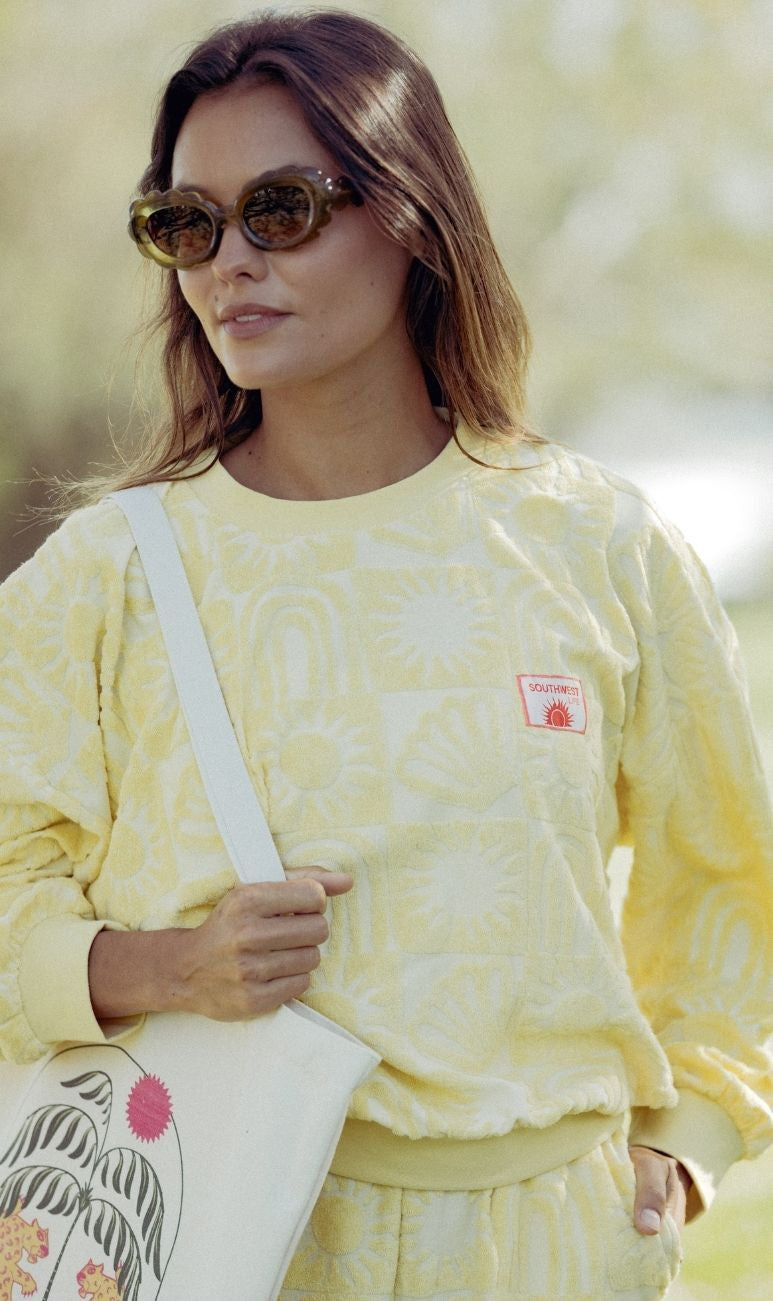 JAUNE