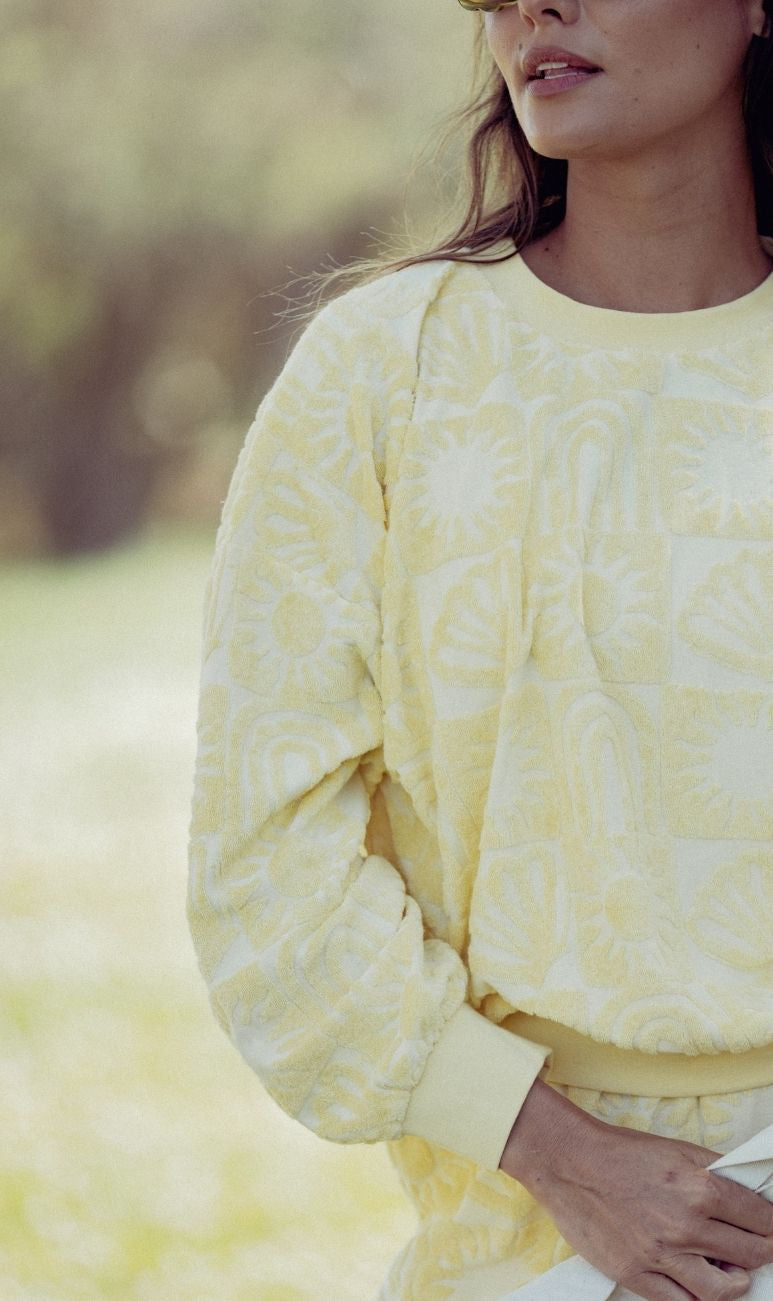 JAUNE