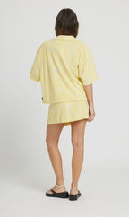 JAUNE